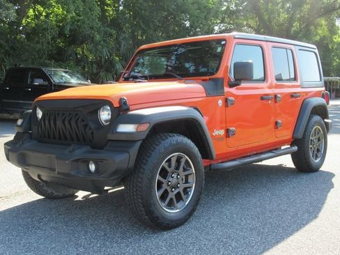Used 2018 Jeep Wrangler Unlimited Sport S AWD/4WD image 3