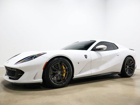 Used 2022 Ferrari 812 GTS RWD image 17