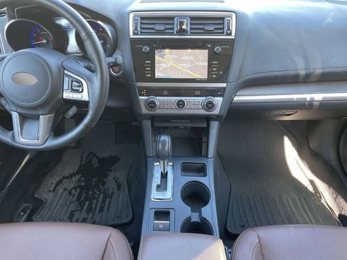 Used 2017 Subaru Outback 3.6R Touring image 15