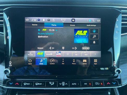 Used 2024 Jeep Wagoneer L Series II RWD image 77