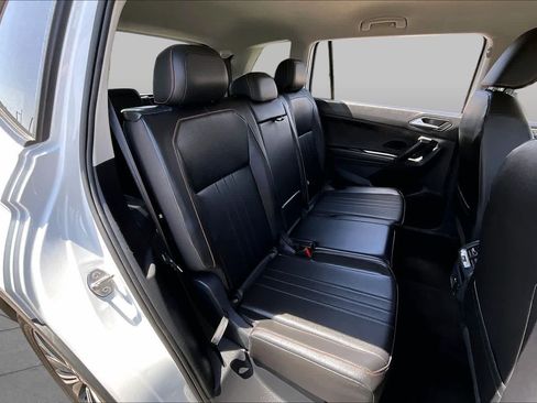 Used 2024 Volkswagen Tiguan SE FWD image 18