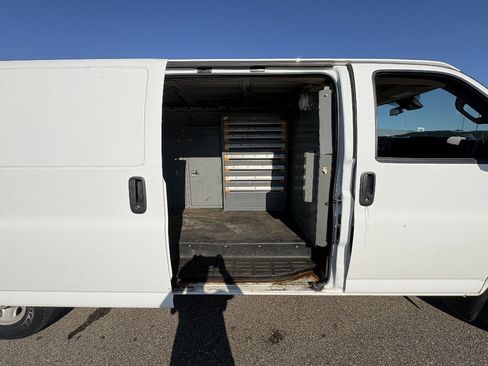 Used 2020 Chevrolet Express 3500 Extended w/ Driver Convenience Package RWD image 18