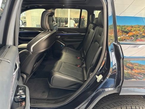 Used 2023 Jeep Grand Cherokee Overland w/ Adv Protech Group III AWD/4WD image 39