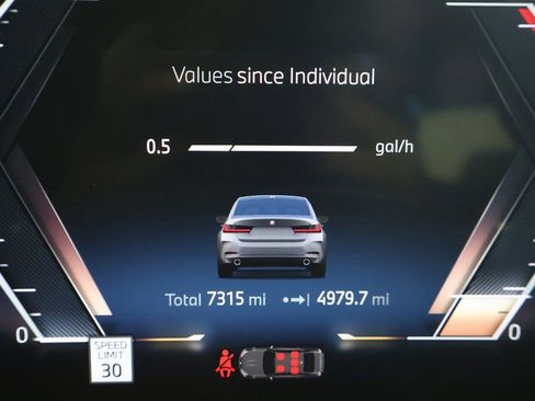 Used 2025 BMW 330i Sedan w/ Convenience Package image 17