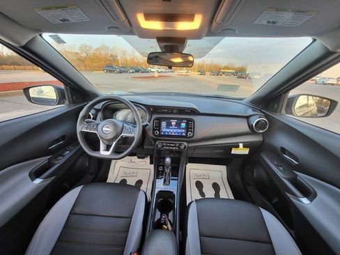 Used 2024 Nissan Kicks SR w/ SR Premium Package image 14