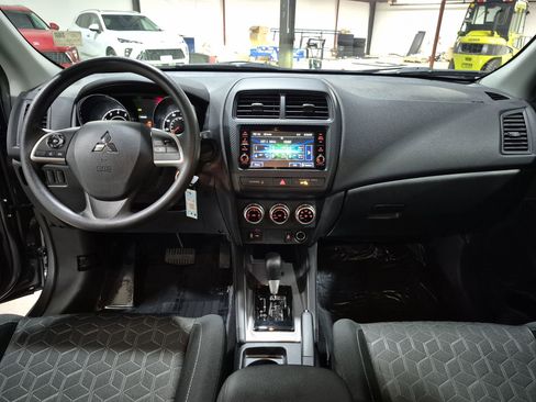 Used 2025 Mitsubishi Outlander Sport AWD image 18
