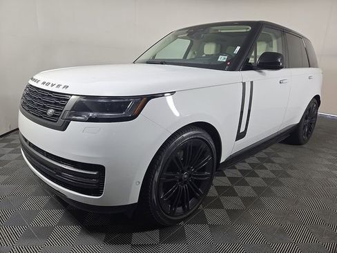 Used 2024 Land Rover Range Rover SE AWD/4WD image 2