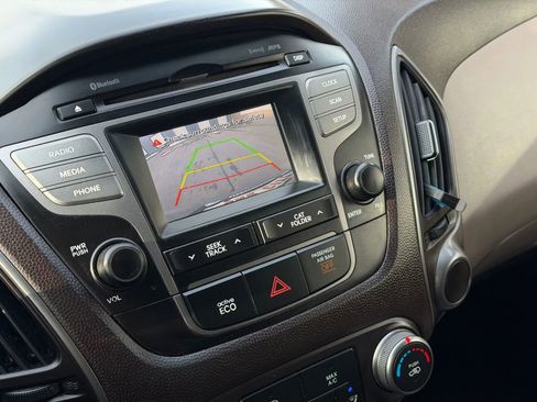 Used 2014 Hyundai Tucson SE image 32