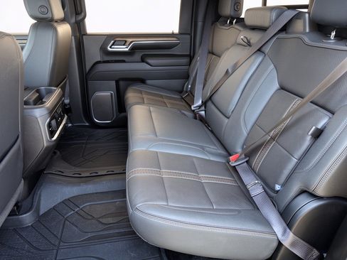 Certified 2024 Chevrolet Silverado 2500 High Country w/ High Country Premium Package AWD/4WD image 25