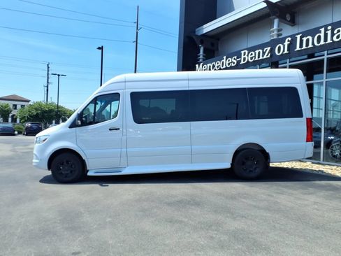 Used 2022 Mercedes-Benz Sprinter 3500 image 3