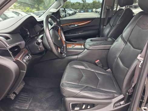 Used 2016 Cadillac Escalade 2WD image 10