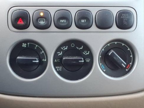 Used 2005 Ford Escape Limited image 17