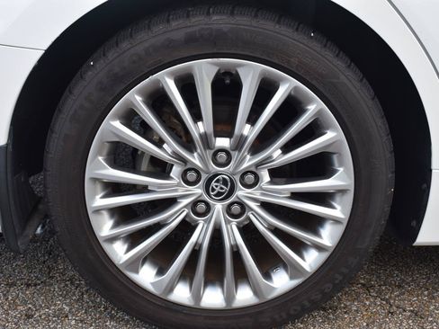 Used 2020 Toyota Avalon Limited w/ Advanced Safety Package FWD image 13