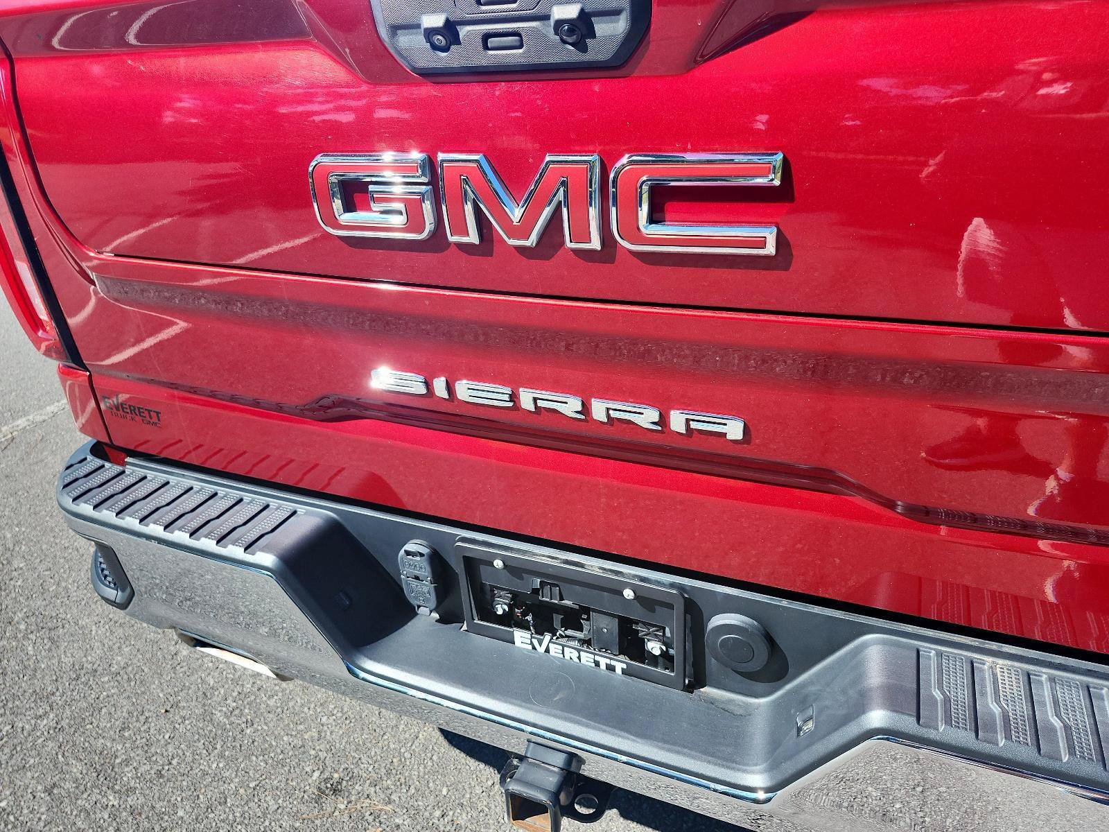 Used 2022 GMC Sierra 1500 SLT w/ SLT Premium Package AWD/4WD image 4