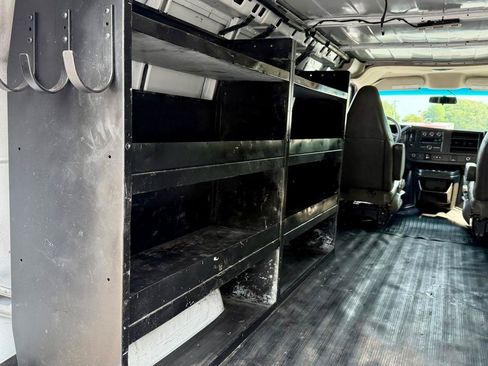 Used 2019 Chevrolet Express 2500 Extended RWD image 11