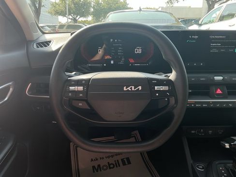 Used 2025 Kia K4 FWD image 31