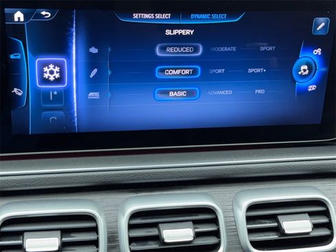 Used 2024 Mercedes-Benz GLE 53 AMG 4MATIC Coupe w/ Driver Assistance Package image 37