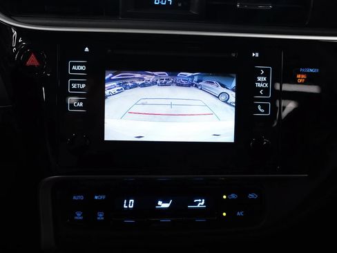 Used 2019 Toyota Corolla LE FWD image 35