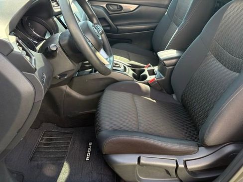 Used 2019 Nissan Rogue S FWD image 10