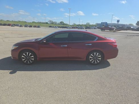 Used 2016 Nissan Altima 2.5 SV w/ Convenience Package image 6