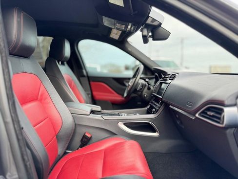 Used 2018 Jaguar F-PACE R-Sport image 23