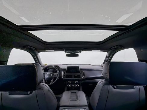 Used 2022 GMC Yukon XL AT4 w/ AT4 Premium Plus Package AWD/4WD image 15