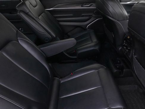 Used 2021 Jeep Grand Cherokee L Limited AWD/4WD image 34