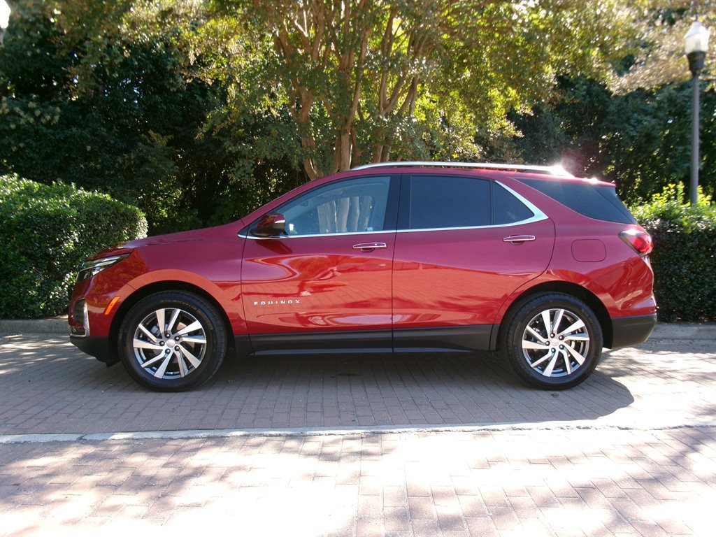 Used 2022 Chevrolet Equinox Premier FWD image 9