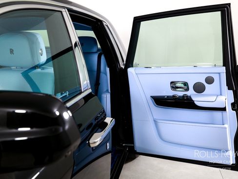 New 2027 Rolls-Royce Phantom Sedan RWD image 18