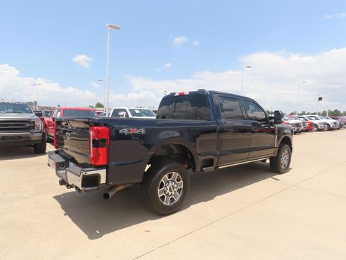 Used 2023 Ford F250 Lariat w/ Lariat Ultimate Package AWD/4WD image 11