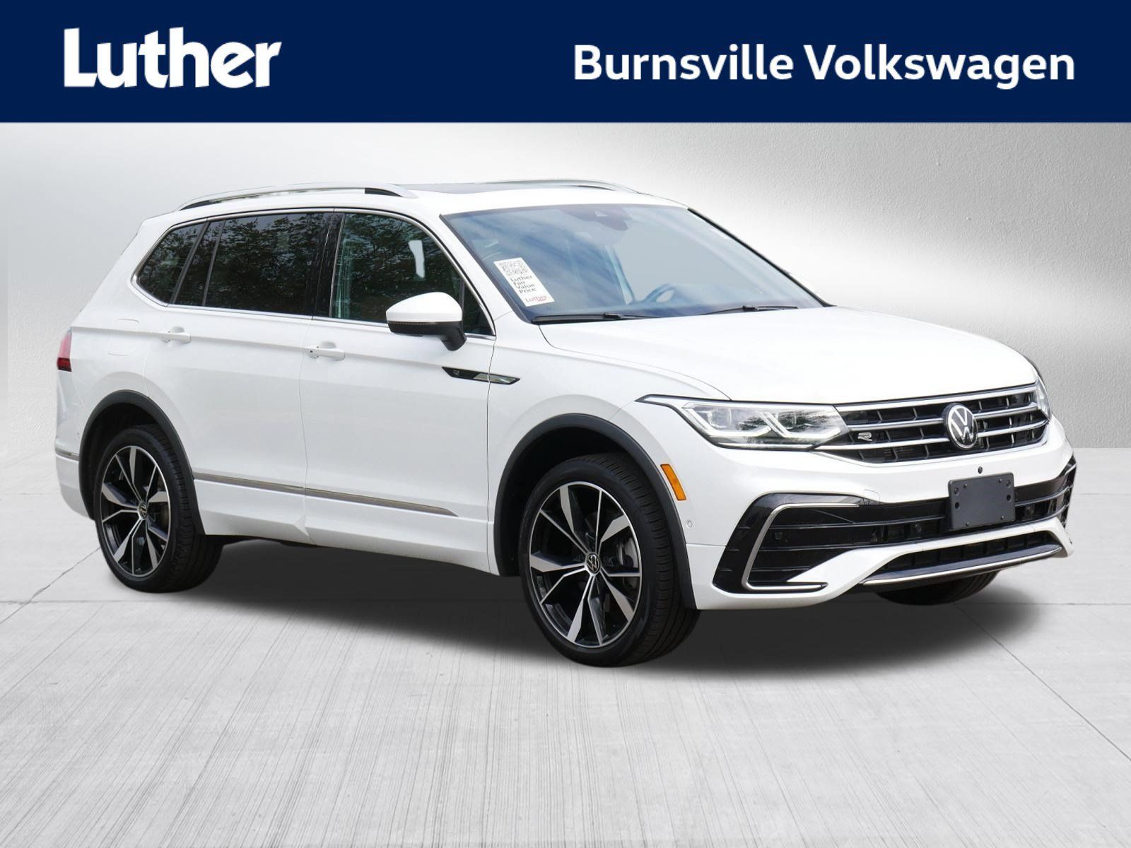 Used 2024 Volkswagen Tiguan SEL R-Line AWD/4WD image 1