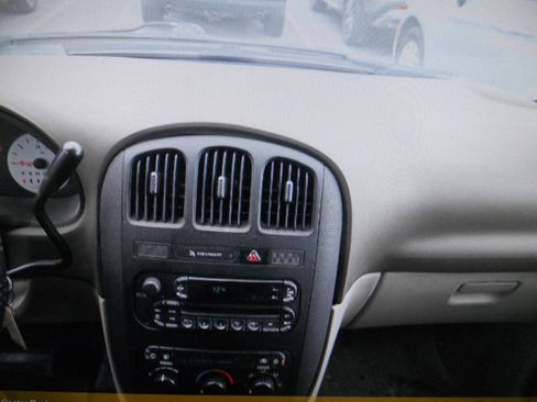 Used 2006 Dodge Caravan SE image 12