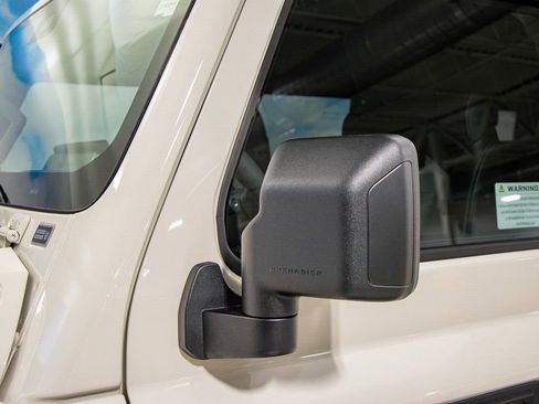 New 2025 INEOS Grenadier Fieldmaster Edition image 10