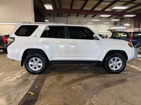 Used 2018 Toyota 4Runner SR5 Premium AWD/4WD image 6
