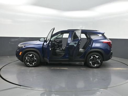 Used 2025 Kia Seltos EX AWD/4WD image 39