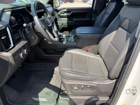 Used 2024 GMC Sierra 1500 Denali w/ Technology Package AWD/4WD image 24