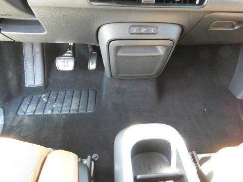 New 2025 Volkswagen ID. Buzz Pro S image 31