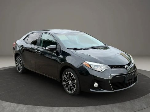 Used 2015 Toyota Corolla S image 3