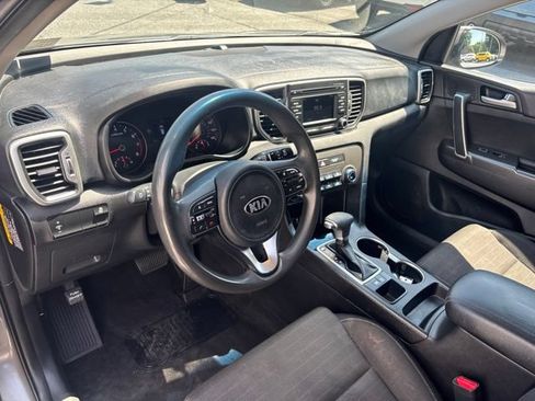 Used 2018 Kia Sportage LX FWD image 11
