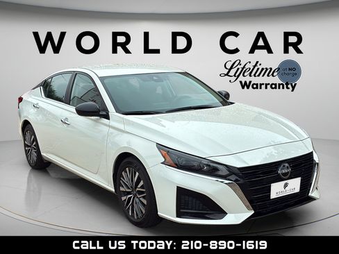 Used 2025 Nissan Altima 2.5 SV FWD image 17