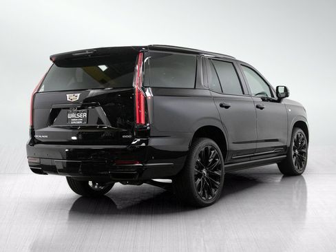 Used 2026 Cadillac Escalade Platinum Sport w/ LPO, ONYX Package AWD/4WD image 6