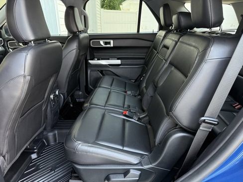 Used 2022 Ford Explorer XLT w/ Equipment Group 202A image 16