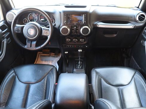 Used 2017 Jeep Wrangler Unlimited Sahara w/ Dual Top Group AWD/4WD image 9