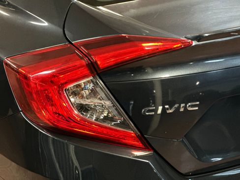 Used 2019 Honda Civic EX image 24