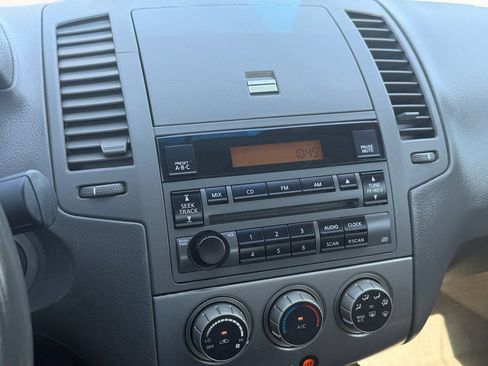 Used 2005 Nissan Altima 2.5 S w/ (F01) Convenience Pkg FWD image 23