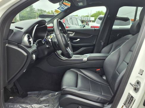 Used 2022 Mercedes-Benz GLC 300 4MATIC image 9