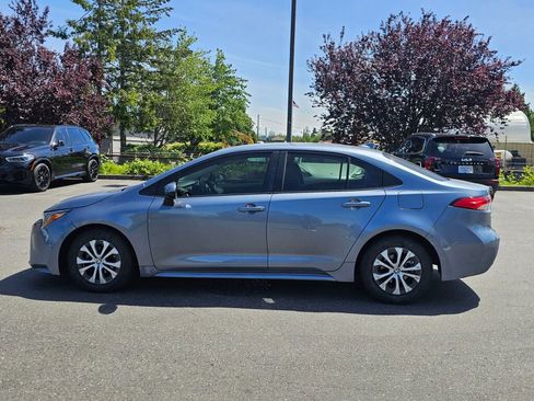 Used 2022 Toyota Corolla LE w/ Premium Interior Package FWD image 4