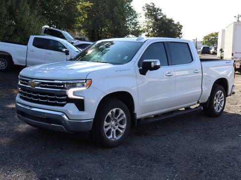 Used 2024 Chevrolet Silverado 1500 LTZ w/ Technology Package AWD/4WD image 5