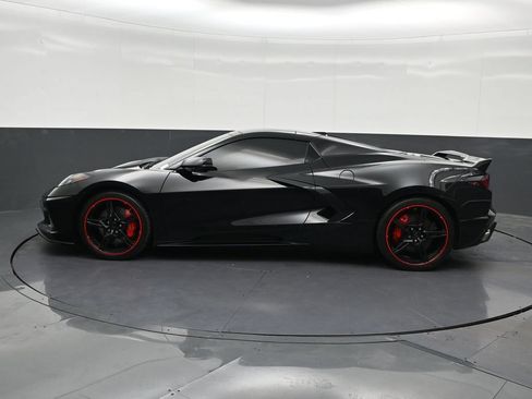 Used 2022 Chevrolet Corvette Stingray Premium Conv w/ Z51 Performance Package RWD image 2