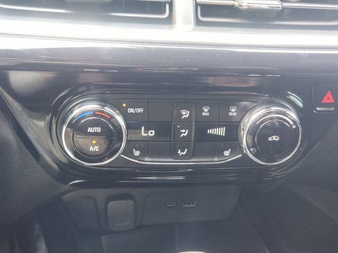 Used 2024 Chevrolet Trax RS FWD image 20